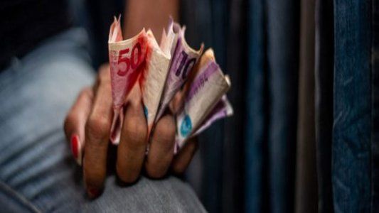 La economía mundial crece, pero también la pobreza