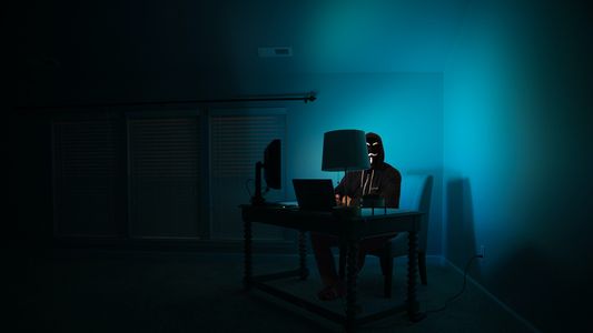 Un hacker argentino robó USD 200 millones y no te imaginás lo que hizo después con el dinero