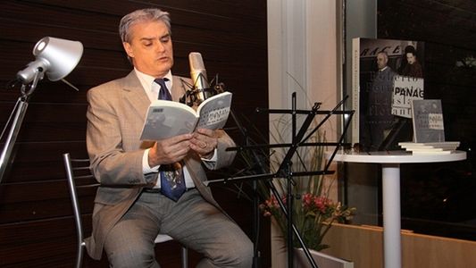 Roberto Pettinato presentó: “La isla Flotante”