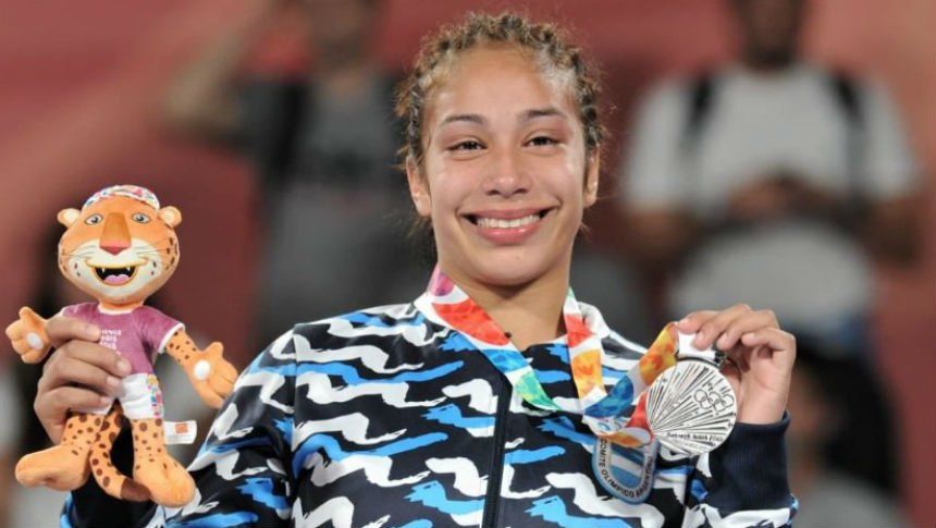 Lucha: Linda Machuca se quedó con la medalla plateada