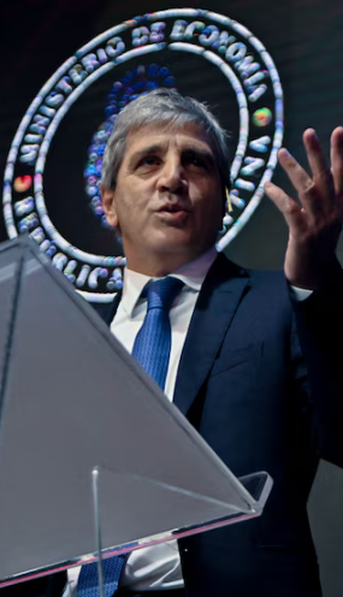 Toto Caputo habló de ralentización del proceso de desinflación y lo atribuyó al ataque político