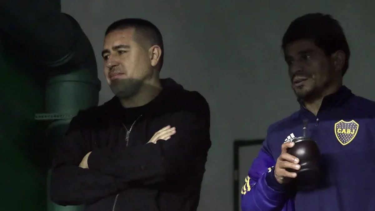 Juan Román Riquelme junto a Hugo Ibarra.&nbsp;