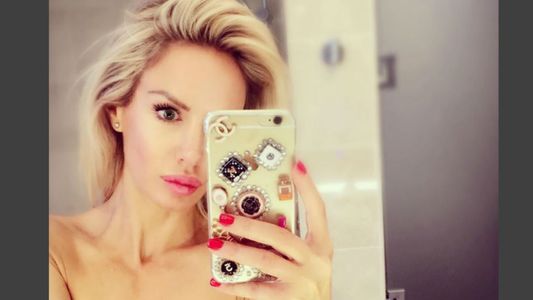 La selfie bien hot de Luciana Salazar casi al desnudo