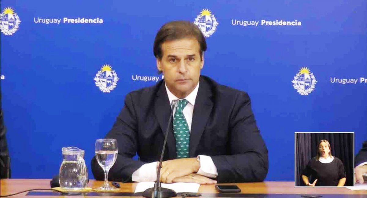 El presidente Luis Lacalle Pou anunció medidas de restricción por el aumento de casos por la pandemia (Foto: Twitter de Lacalle Pou).