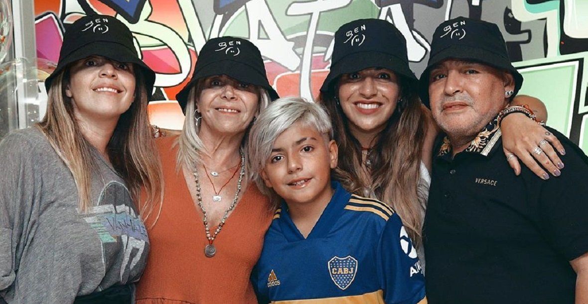 El mensaje de corazón de Gianinna Maradona a Claudia y Diego: Los amo, ayer hoy y siempre