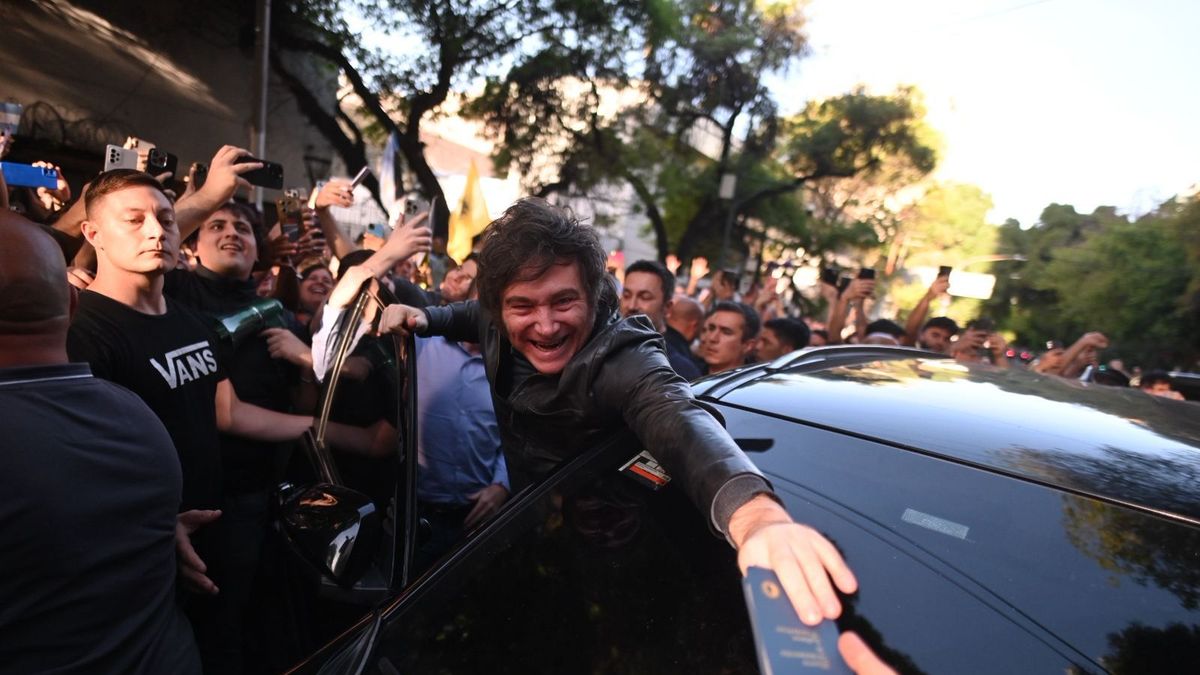 Javier Milei al frente de la campaña de LLA en Mendoza. Ante la imposibilidad de reimprimir las boletas el Gobierno se resigna y dice que el presidente es el gran elector. Foto: LLA 