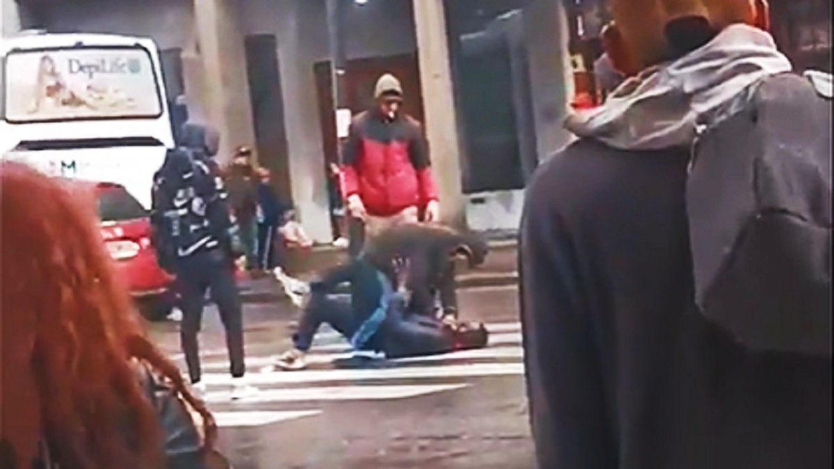 El hecho ocurrió en la avenida Juan de Garay y Santiago del Estero. Foto: captura de video.&nbsp;