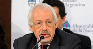 Horacio Verbitsky confesó que llamó a Ginés González García y se vacunó en el Ministerio de Salud