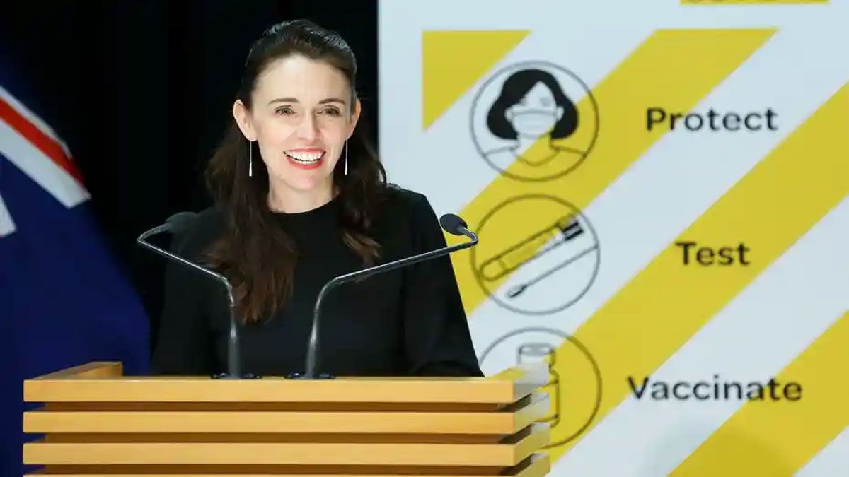 Jacinda Ardern, primera ministra de Nueza Zelanda, anuncia la reapertura al turismo a partir de abril de 2022 (Foto: página de Facebook de J. Ardern)