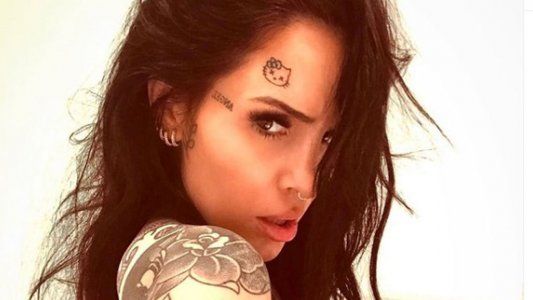 Cande Tinelli se puso un corpiño transparente y dejó ver un detalle de sus lolas que nadie conocía