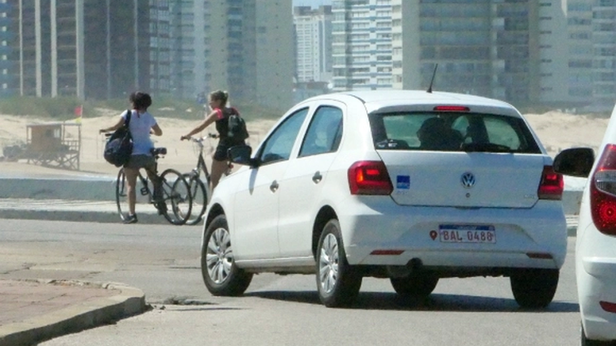 Uruguay puso fecha límite para la regularización de vehículos extranjeros: ¿qué trámite hacer para entrar y que no te consideren contrabando?