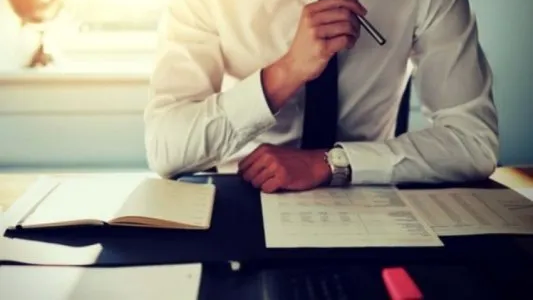 Cómo implementar estrategias de costos en las empresas con estanflación