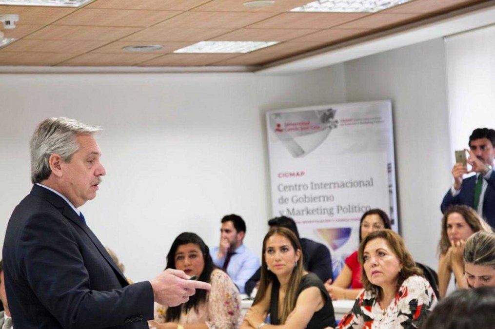 Alberto, el exilio “forzado” y el control de la crisis desde la “Puerta de Hierro”