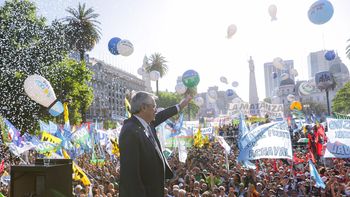 Día de la militancia: Alberto se volvió a poner en el centro de la escena y llamó a institucionalizar al Frente de Todos