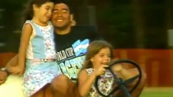 Emotivo video de Gianinna y Dalma de niñas con la voz de Diego Maradona de fondo