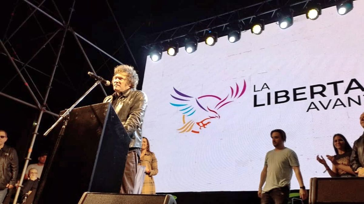 Javier Milei cerró su campaña y apuntó contra la casta empobrecedora.