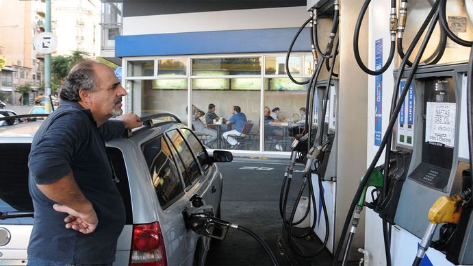 Aumento de la nafta: cuál es el nuevo precio y cuánto cuesta llenar el tanque