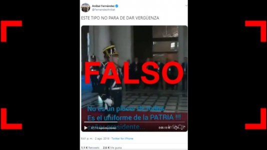 Son falsos los subtítulos del video entre Macri y un granadero que publicó Aníbal Fernández