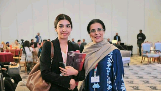 La increíble historia de la jueza de Pakistán que luchó contra los tests de virginidad y llegó a la Corte Suprema