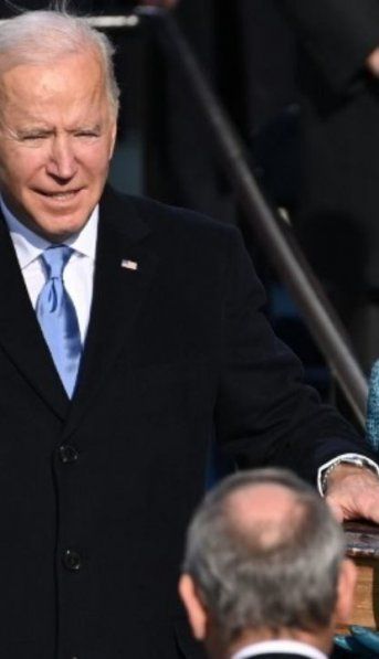Asumió Biden y convocó a una nueva etapa de esperanza, unidad, bondad y decencia