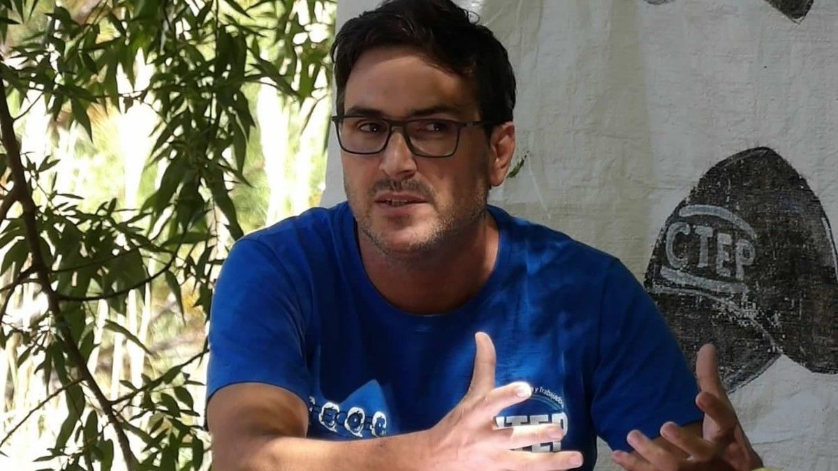 El secretario gremial de la Unión de Trabajadores de la Economía Popular (UTEP) y dirigente del Movimiento Evita, Gildo Onorato, criticó la entrega permanente de asignaciones sociales.