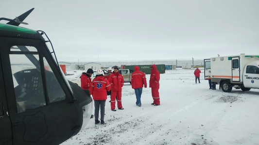 Cientos de evacuados en medio de fuertes nevadas en el sur del país