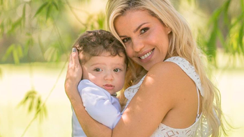 Se accidentó el hijo de Lola Bezerra: cayó por una escalera