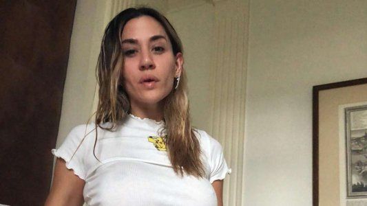 ¡Ardiente! La foto de Jimena Barón con remerita de Pikachu y tanga rosada