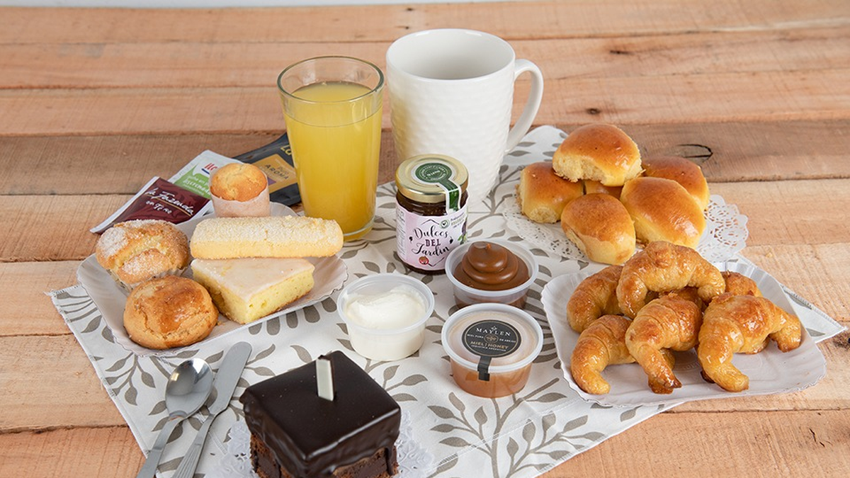 Cu&aacute;l es el mejor horario para desayunar, seg&uacute;n la inteligencia artificial de WhatsApp. Foto: Internet.