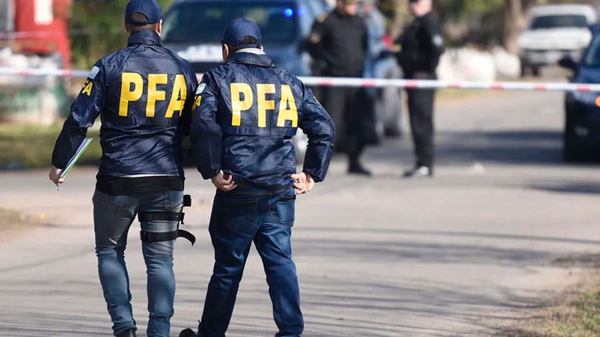 La Policía Federal detuvo a nueve policías de la bonaerenses por extorsión y pedir rescate a narcos por la droga que incautaron