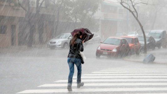 Diluvia después del calor y hay alerta por tormentas fuertes en la Ciudad y varios puntos del país