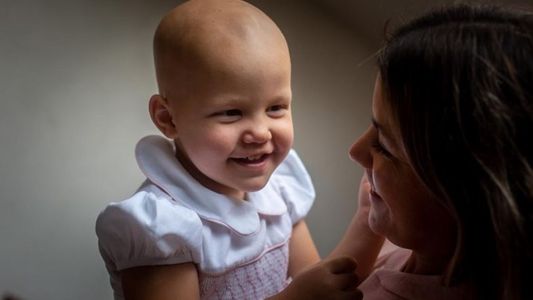 Día Internacional del Cáncer Infantil: la historia de Loli, la pequeña de 2 años que atravesó la enfermedad con videos en TikTok