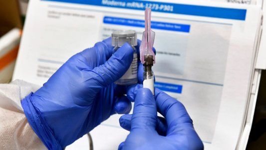 Moderna pedirá hoy la aprobación de emergencia de su vacuna contra el COVID-19 en EE.UU. y Europa