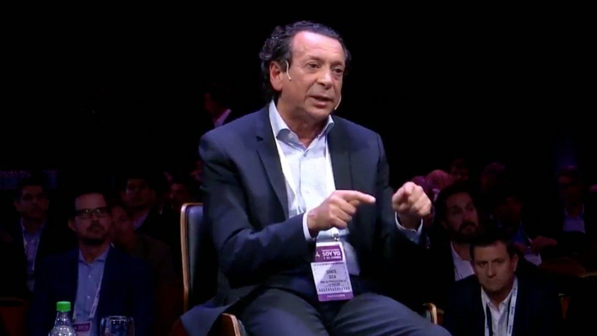 Sica dijo que esta semana saldrá el decreto por el bono de fin de año y destacó la buena voluntad de sindicatos y empresarios