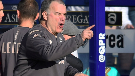 Todo mal para el Leeds de Bielsa: le metieron un gol ilícito, erró un penal y perdió su tercer partido consecutivo