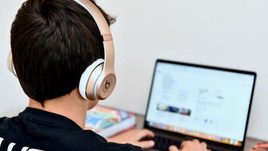 Insomnio, obesidad y angustia: las consecuencias de la exposición de los niños a las pantallas