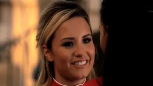 La primera escena lésbica de Demi Lovato en “Glee”