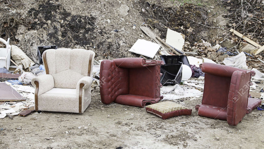 Sueño con muebles rotos: cuando lo de afuera refleja lo de adentro