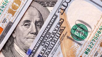 Dólar oficial y dólar blue: las divisas cerraron con una leve suba