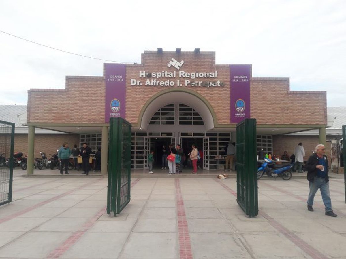 La joven fue asistida por efectivos policiales y personal del Servicio de Emergencias Coordinado, que dispusieron su traslado al Hospital Perrupato. (Foto: Hospital Perrupato)