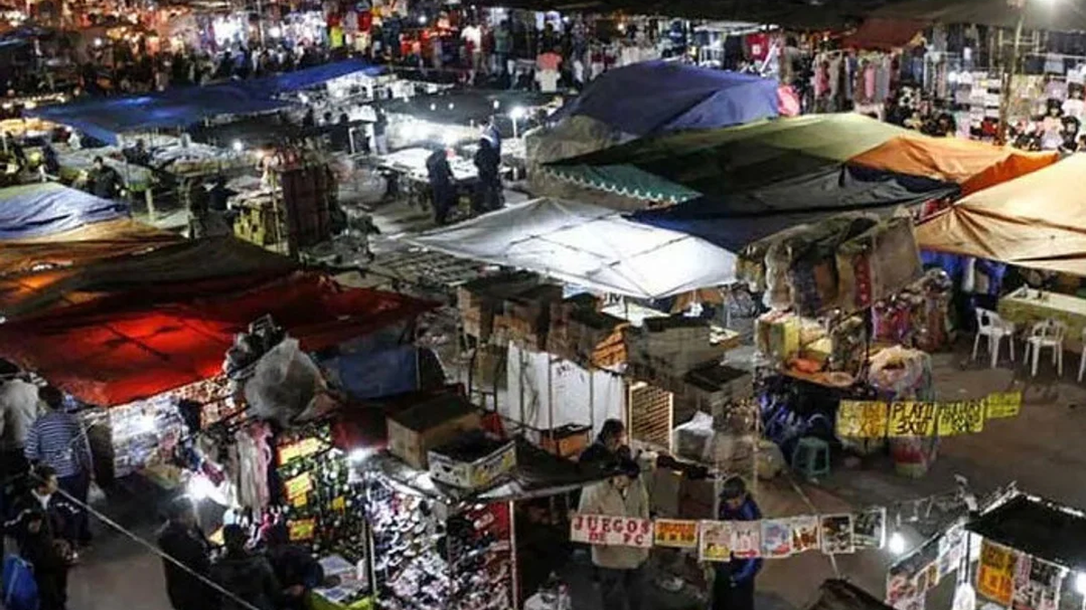 Tensión y protesta en La Salada por un nuevo decomiso de mercadería Tensión y protesta en La Salada por un nuevo decomiso de mercadería