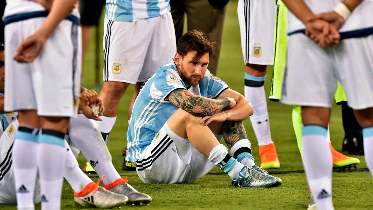 La peor Selección en 21 años: la Argentina quedó afuera de los diez mejores de la FIFA