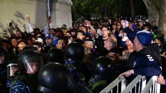 Incidentes en Gimnasia-Boca: La Cámpora repudió la represión y apuntó contra la Bonaerense