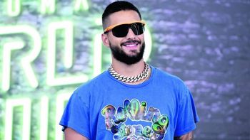 Maluma cambió radicalmente de look para recibir el 2020