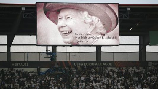 Murió la Reina Isabel II: la Premier League suspendió la fecha