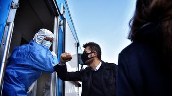 Marcelo Tinelli recorrió las unidades sanitarias que se instalaron en el estadio de San Lorenzo