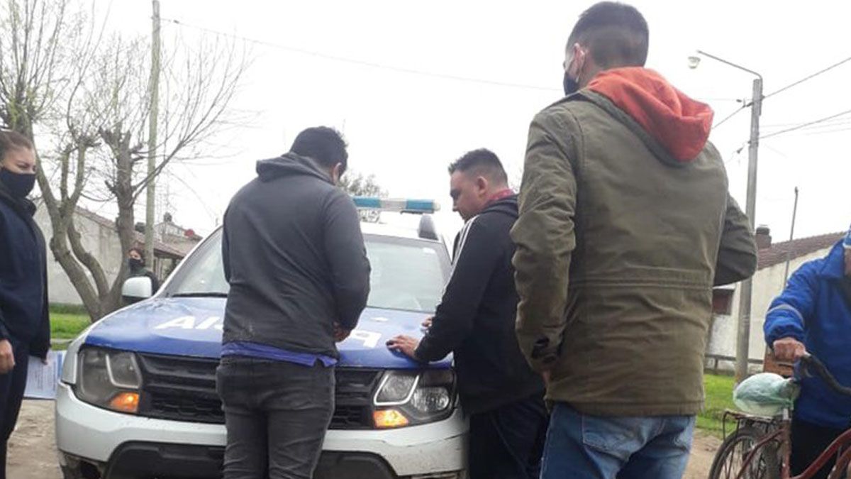 Un hombre de 37 años con pedido de captura fue detenido mientras ejercía como presidente de mesa.