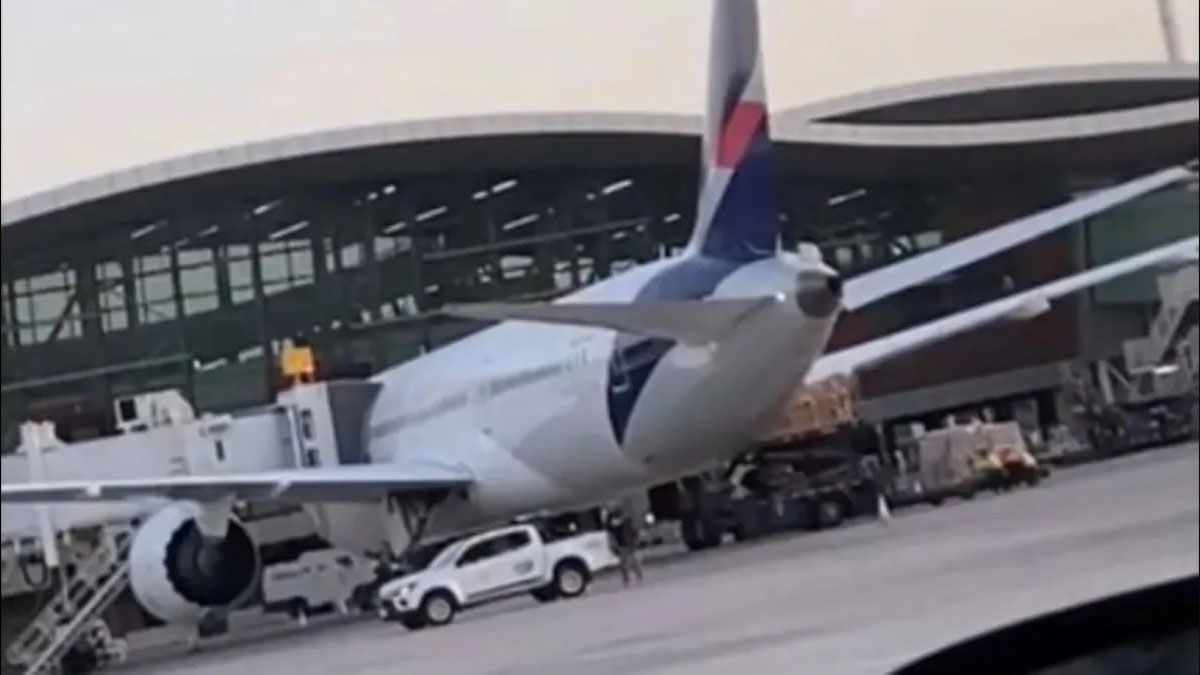 Personal aeronáutico en Santiago de Chile impidió a los tiros un robo en el aeropuerto (Foto: Gentileza EMOL)