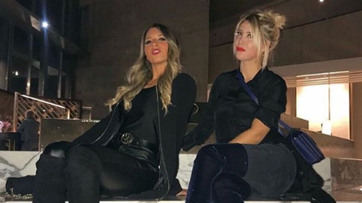Wanda Nara y la novia de Lautaro Martínez enloquecieron al Camp Nou!