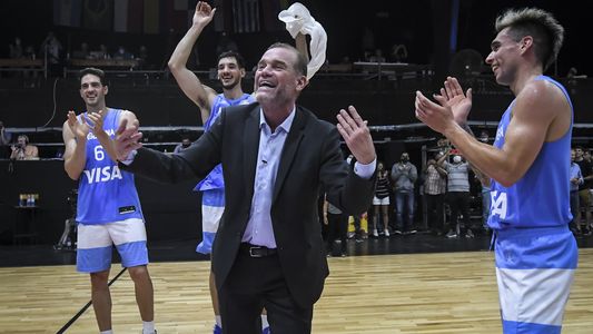 Entre versiones cruzadas, Néstor Che García dejó de ser entrenador del seleccionado argentino de básquet